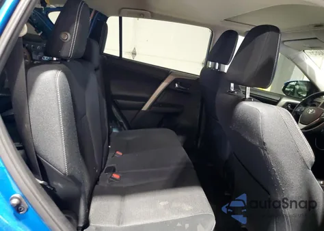 2016 Toyota Rav4 Xle z USA, uszkodzony, nr VIN 2T3RFREV7GW437546